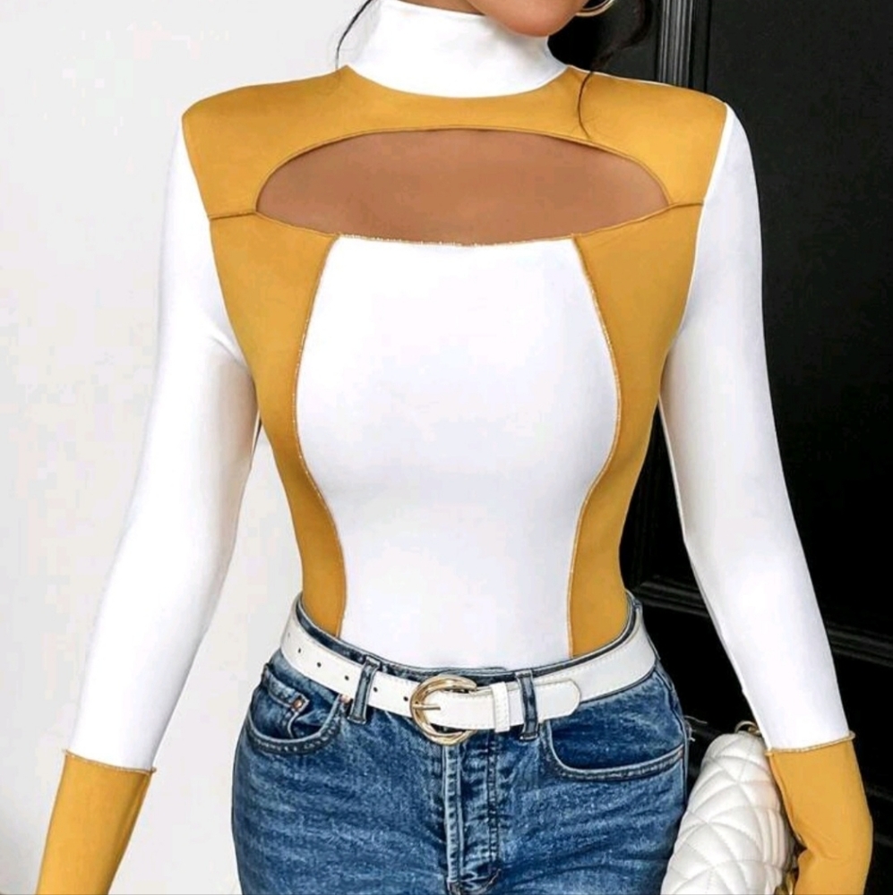 Peekaboo Top
